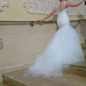 Customs wedding dress